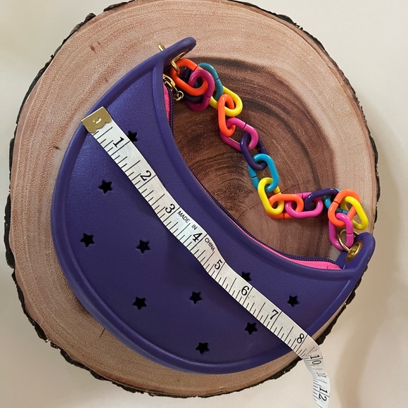 Crocs purple rainbow chain small hobo bag pre-owned excellent condition - Picture 5 of 6